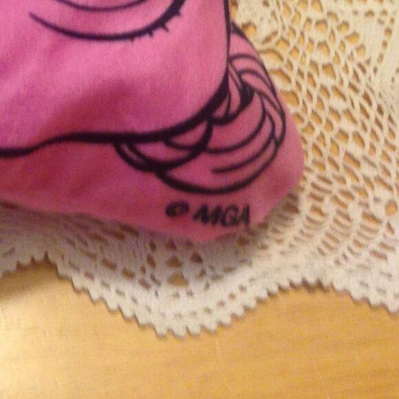 L.O.L. Surprise! Pillow Cover, MGA pink and black - Picture 3 of 6